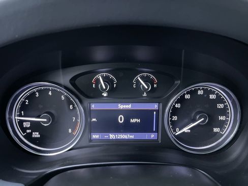 Used 2023 Buick Enclave Essence image 18