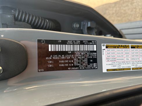 Used 2025 Lexus GX 550 AWD/4WD image 25