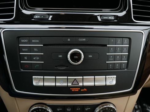 Used 2018 Mercedes-Benz GLE 350 4MATIC image 31