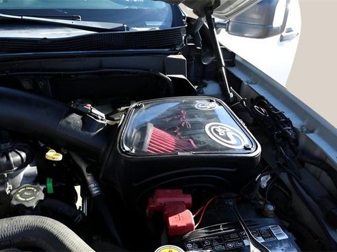 Used 2017 Nissan Titan PRO-4X image 11