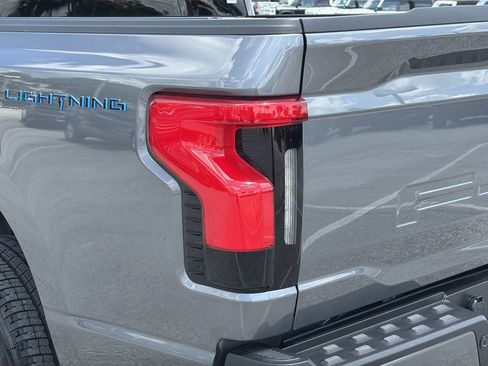 Used 2025 Ford F150 Lightning XLT AWD/4WD image 7