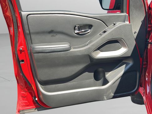 Used 2025 Nissan Frontier SV RWD image 28