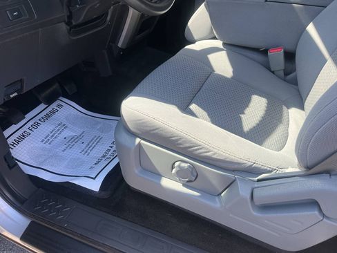 Used 2012 Ford F150 XLT AWD/4WD image 23