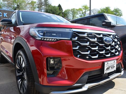 New 2026 Ford Explorer Platinum AWD/4WD image 3