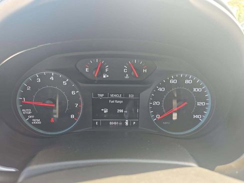 Used 2024 Chevrolet Malibu LT FWD image 3