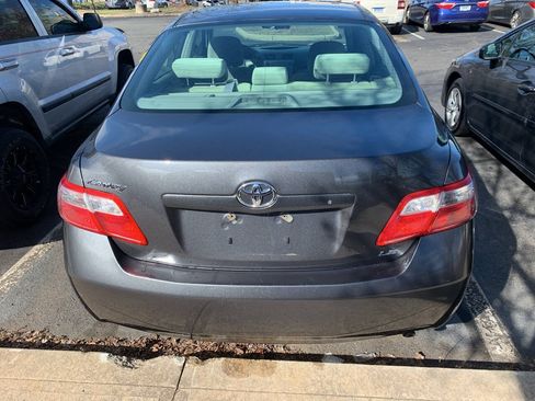 Used 2009 Toyota Camry LE FWD image 5