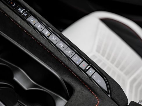 Used 2023 Chevrolet Corvette Stingray Premium Conv w/ Z51 Performance Package image 72