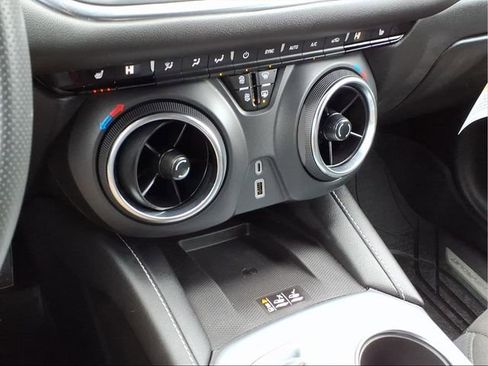 Used 2024 Chevrolet Blazer LT w/ Convenience Package image 27