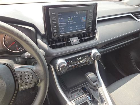 Used 2022 Toyota RAV4 XLE w/ Convenience Package FWD image 32