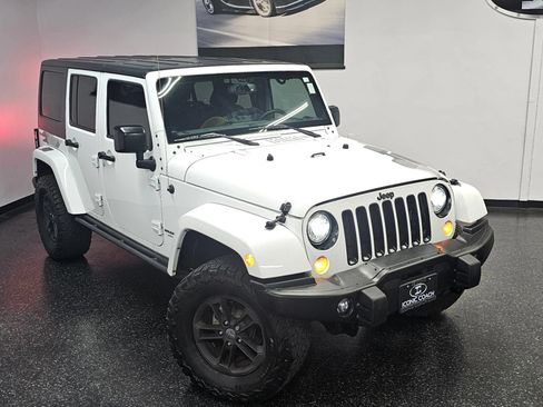 Used 2017 Jeep Wrangler Unlimited Sahara AWD/4WD image 2