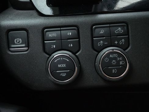 Used 2025 Chevrolet Silverado 3500 High Country w/ Technology Package AWD/4WD image 20