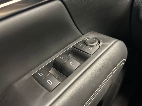 Used 2025 GMC Terrain Elevation image 21