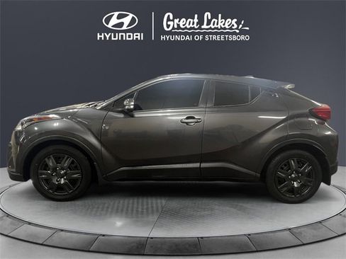Used 2019 Toyota C-HR LE image 2