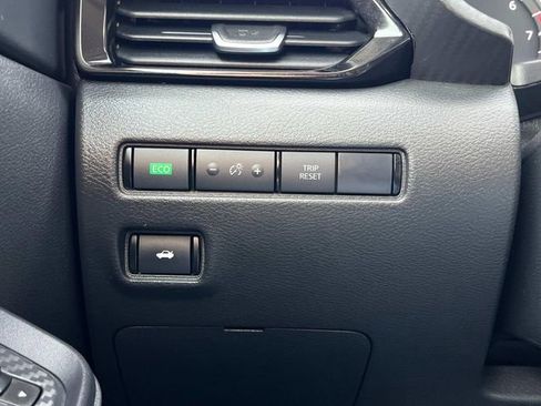 Used 2024 Nissan Sentra SV FWD image 36