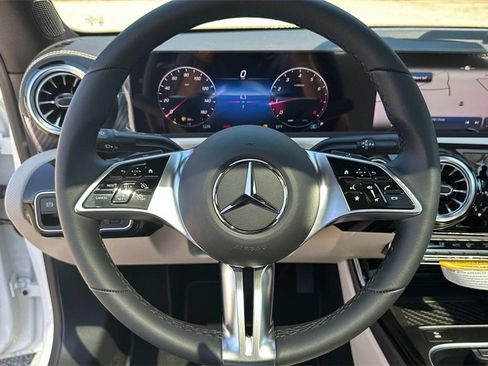Used 2025 Mercedes-Benz CLA 250 image 15
