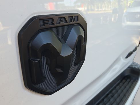 Used 2020 RAM 1500 Laramie AWD/4WD image 31
