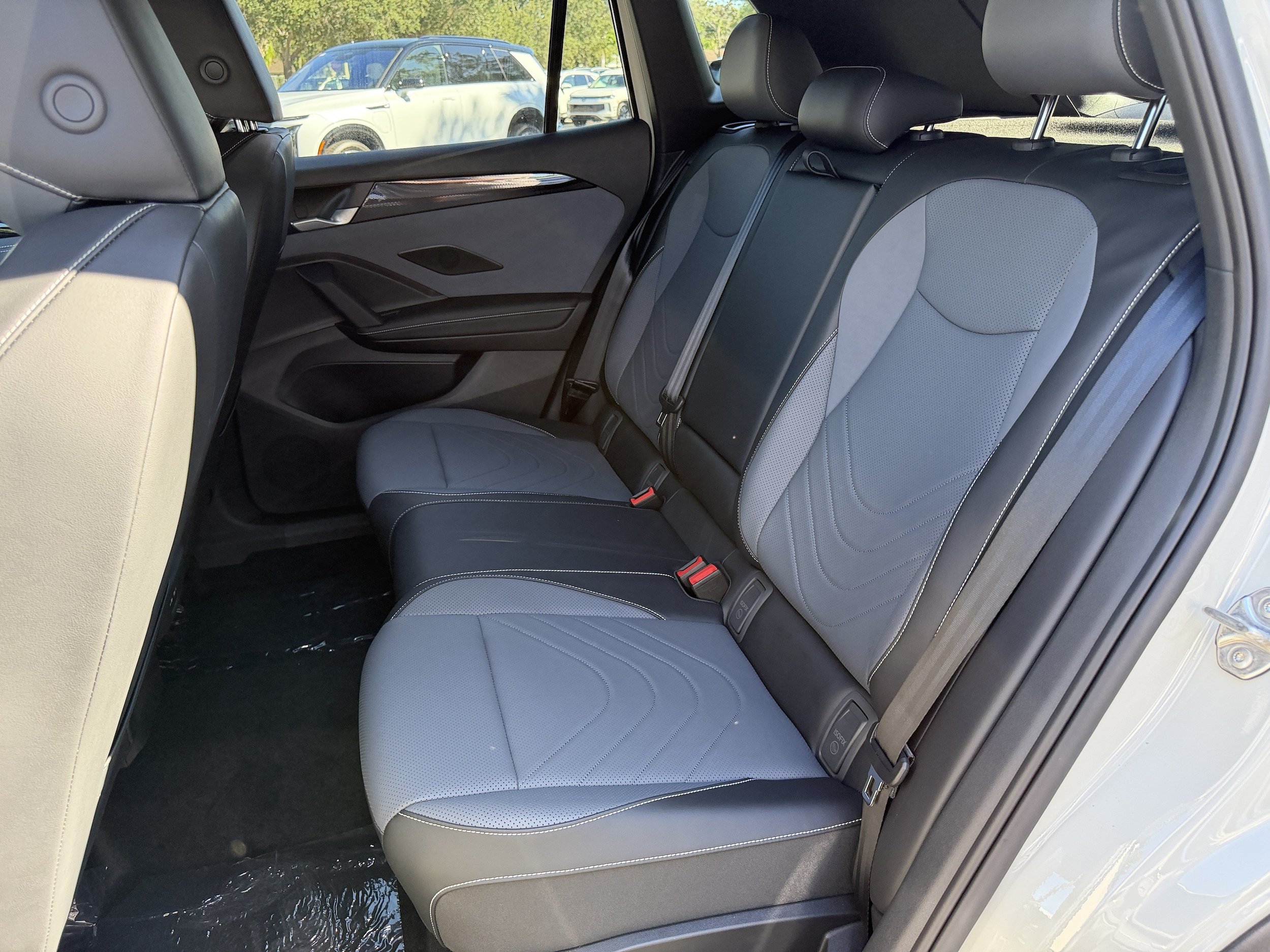 New 2026 Volkswagen Tiguan SE R-Line FWD image 19