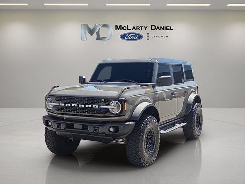 Used 2026 Ford Bronco Badlands AWD/4WD image 2