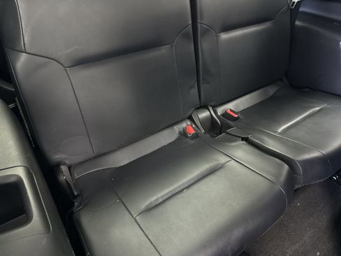 Used 2022 Mitsubishi Outlander SE image 34