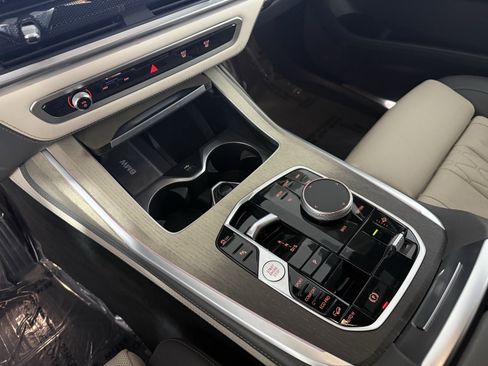 Certified 2024 BMW X7 xDrive40i w/ Climate Comfort Package image 12