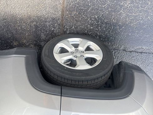 Used 2022 Jeep Compass Latitude image 9