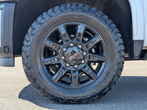 Used 2025 GMC Sierra 3500 AT4 w/ AT4 Premium Plus Package AWD/4WD image 25