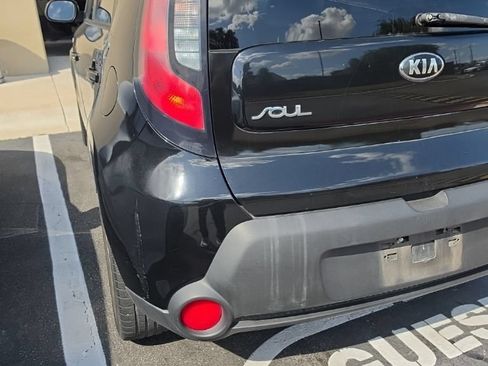Used 2015 Kia Soul + FWD image 4