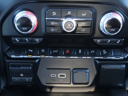 Used 2021 GMC Sierra 1500 AT4 w/ AT4 Preferred Package image 22