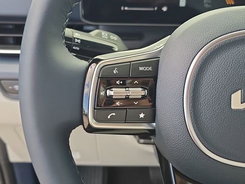New 2026 Kia Carnival EX FWD image 31