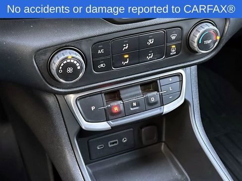 Used 2023 GMC Terrain SLE image 27