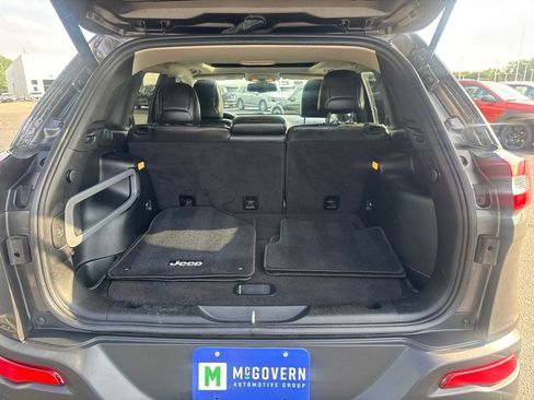 Used 2018 Jeep Cherokee Limited AWD/4WD image 8