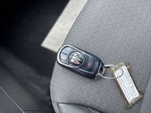 Used 2025 Buick Encore GX Preferred FWD image 21