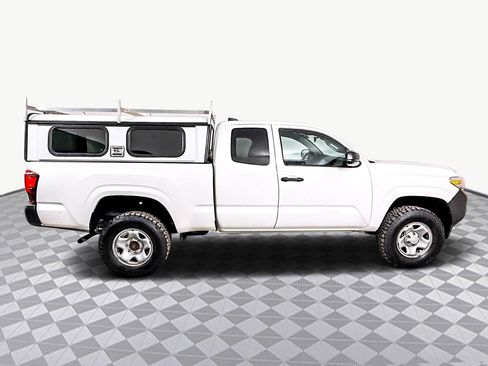 Used 2021 Toyota Tacoma SR image 11