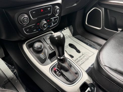 Used 2019 Jeep Compass Latitude AWD/4WD image 49