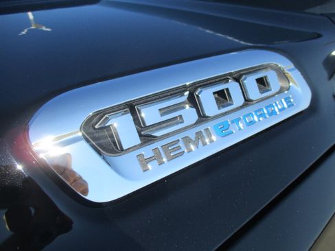Used 2024 RAM 1500 Big Horn AWD/4WD image 11