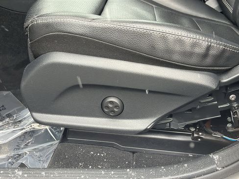 Used 2020 Mercedes-Benz GLC 300 4MATIC Coupe image 23