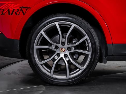 Used 2023 Porsche Cayenne AWD/4WD image 13