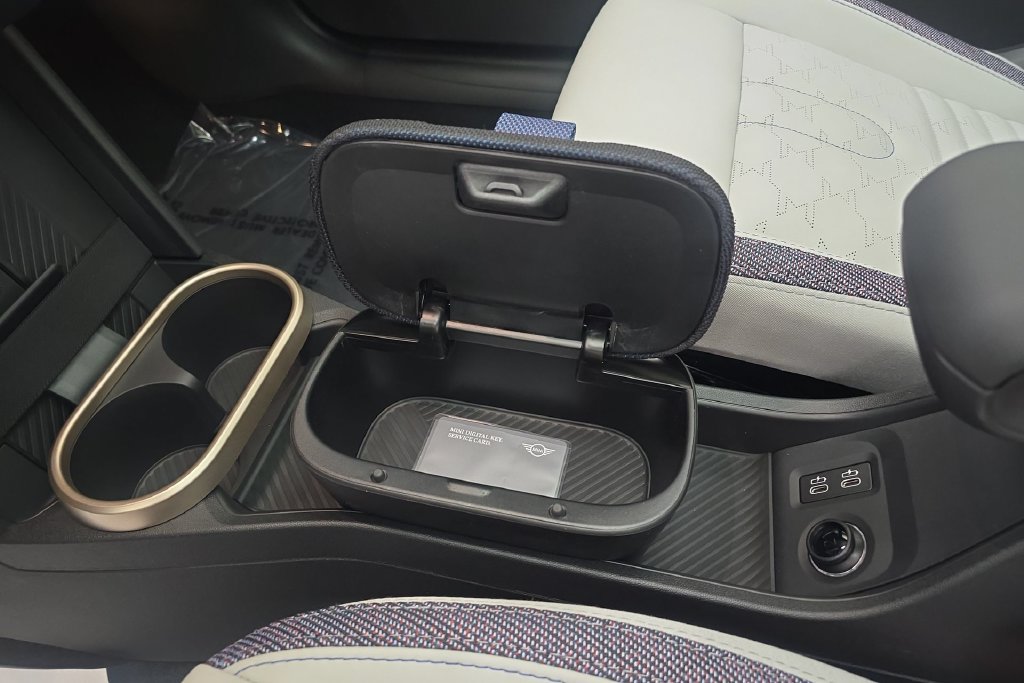 New 2027 MINI Cooper 2-Door Hardtop FWD image 23