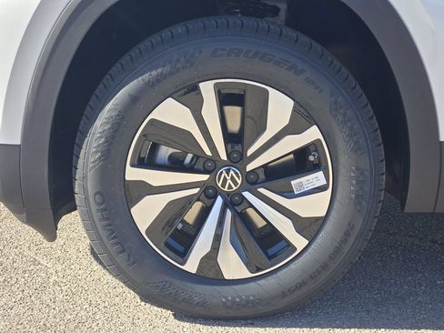 New 2026 Volkswagen Atlas SE FWD image 9