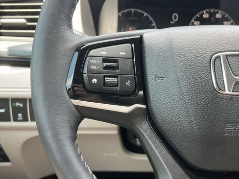 Used 2025 Honda Odyssey Elite image 20