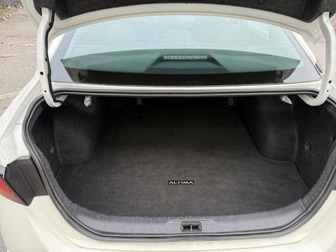 Used 2025 Nissan Altima 2.5 SV image 31