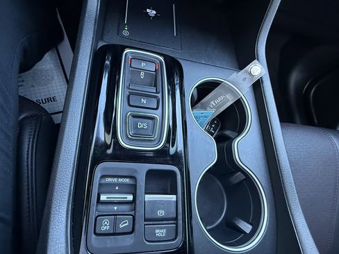 Used 2025 Honda Pilot Black Edition image 15