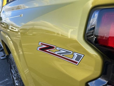 Used 2023 Chevrolet Colorado Z71 w/ Z71 Convenience Package 2 image 12