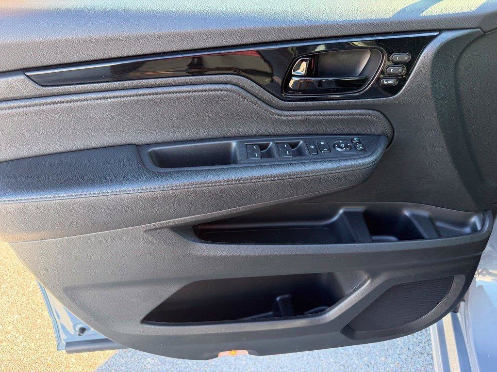 Used 2023 Honda Odyssey Elite image 13