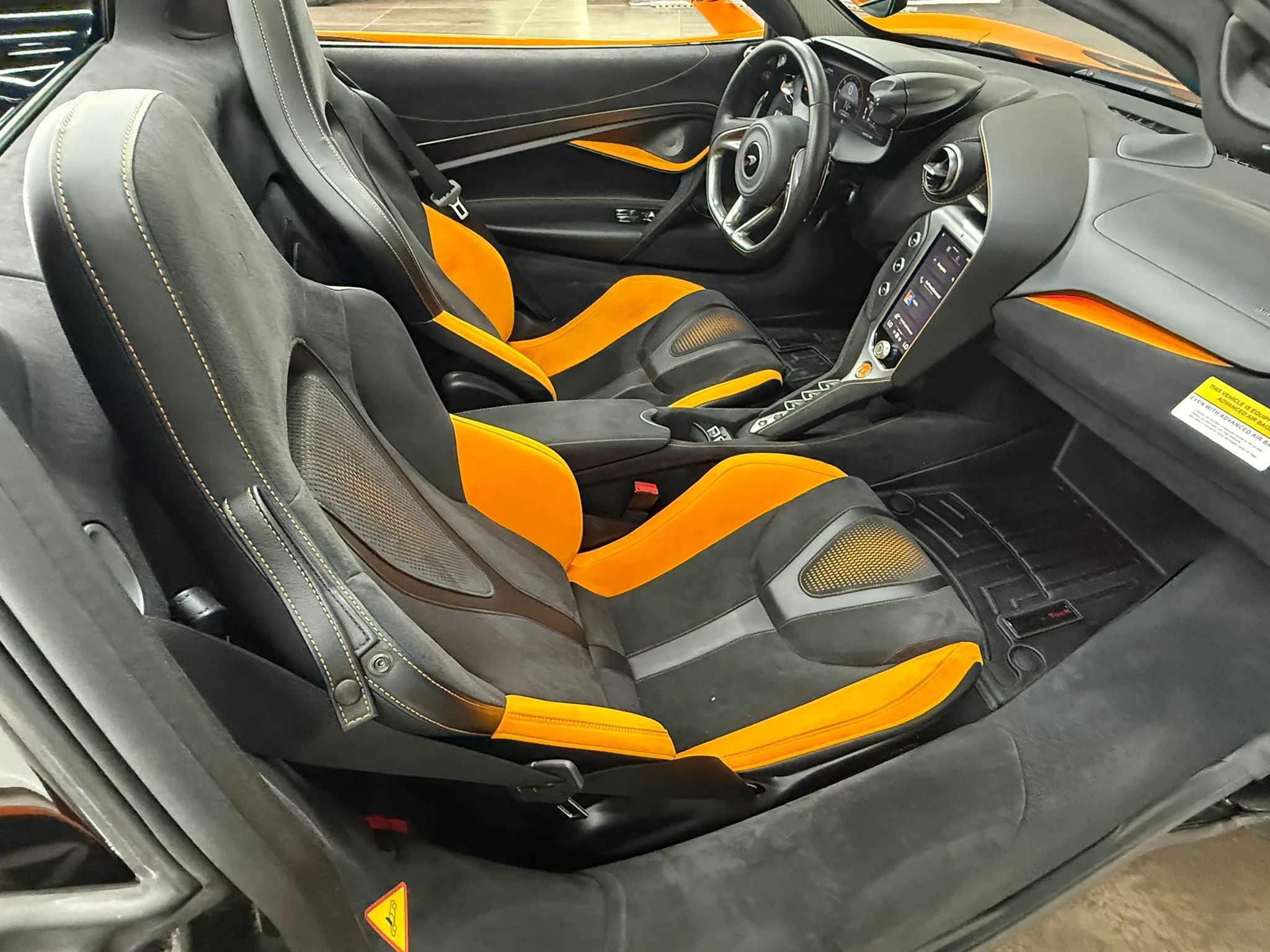Used 2025 McLaren 750S Spider RWD image 44