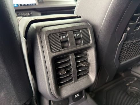 Used 2025 Ford Bronco Badlands AWD/4WD image 19