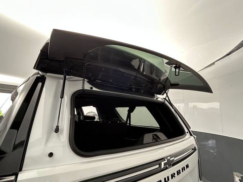 Used 2024 Chevrolet Suburban RST RWD image 39