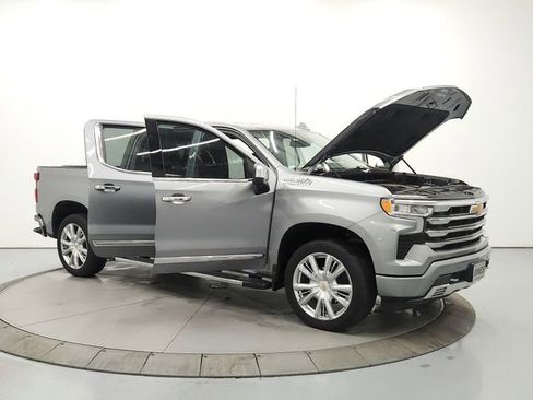 Used 2024 Chevrolet Silverado 1500 High Country w/ High Country Premium Package image 9