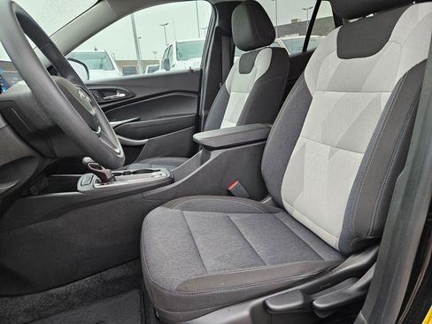 Used 2024 Chevrolet Trax LS FWD image 15