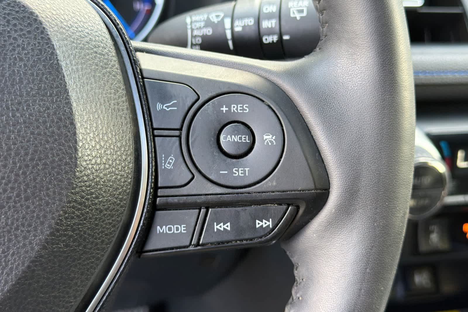 Used 2019 Toyota RAV4 XSE AWD/4WD image 28